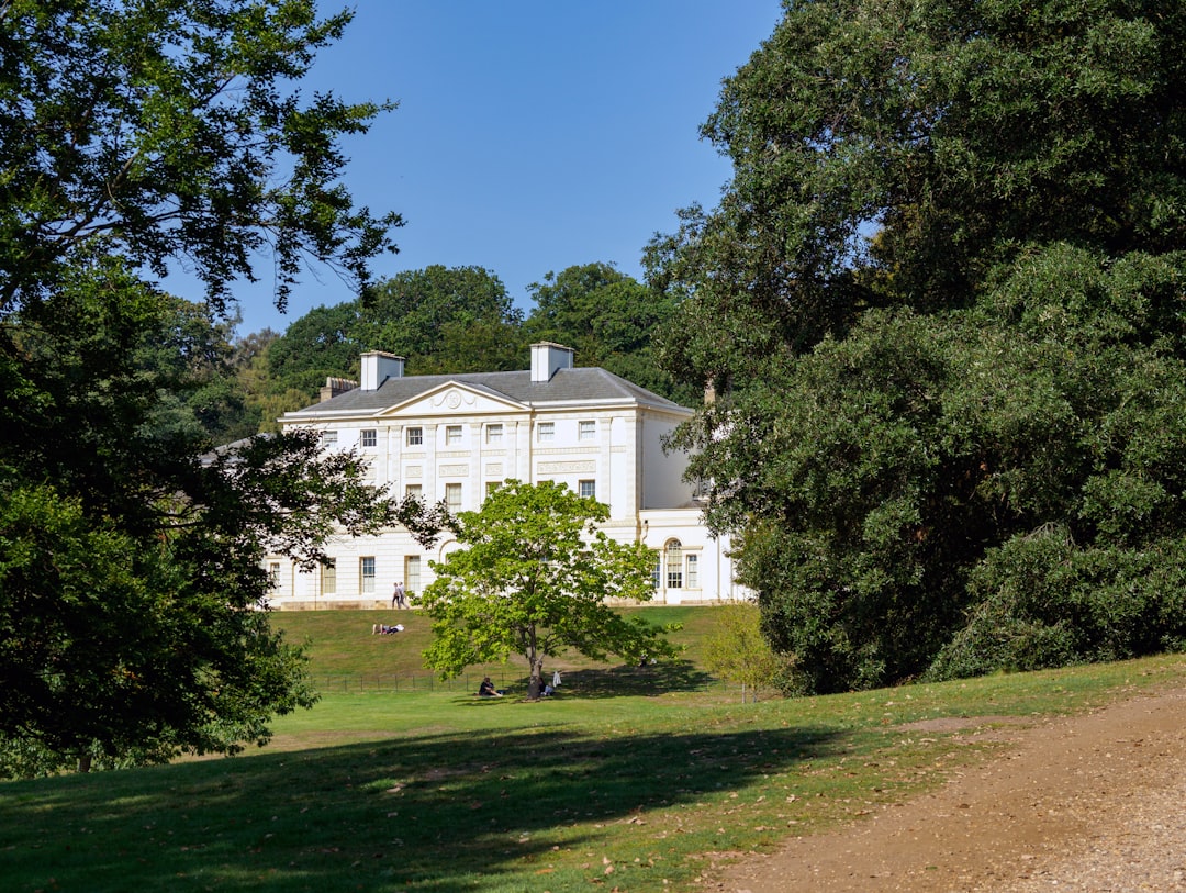 Descubre Hampstead Heath: Los Jardines Ocultos de Londres - Londra | Secret World Trip Planner