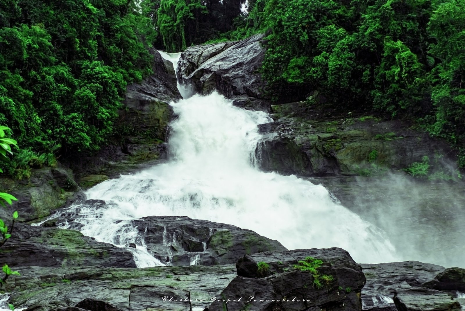 Bopath Ella: La Cascata Sacra dello Sri Lanka - Kuruwita | Secret World Trip Planner