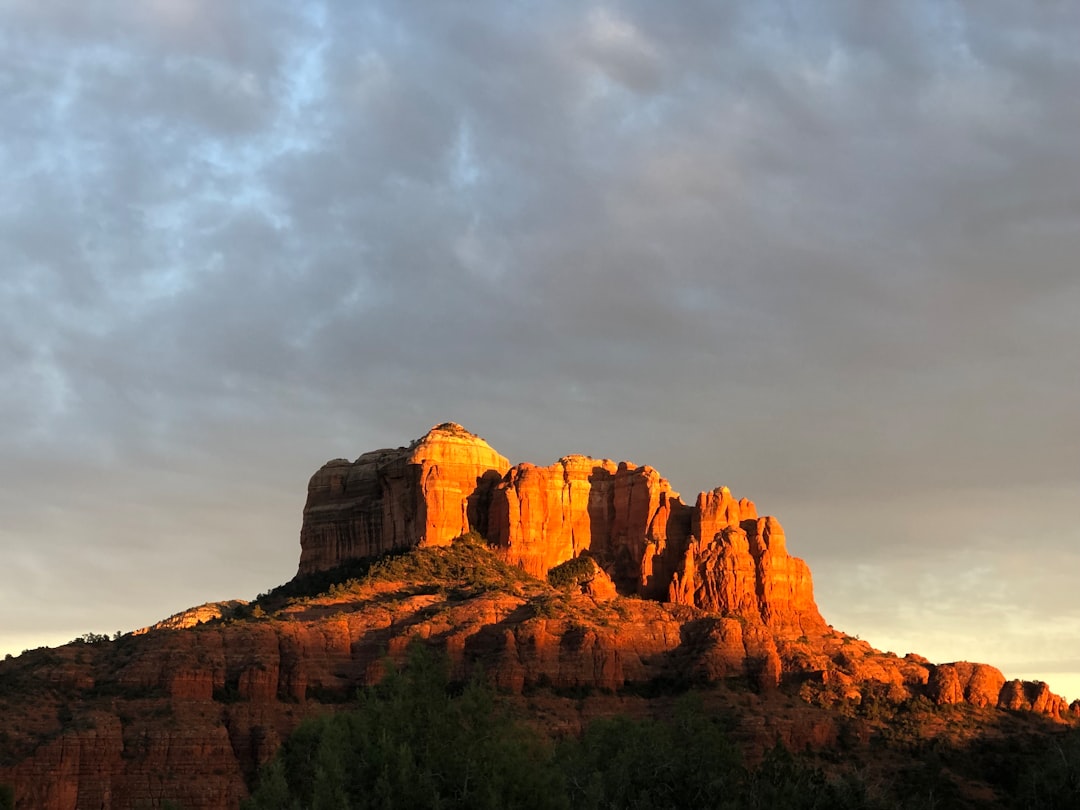 Scopri la Magia di Cathedral Rock a Sedona, Arizona — Sanmenxia