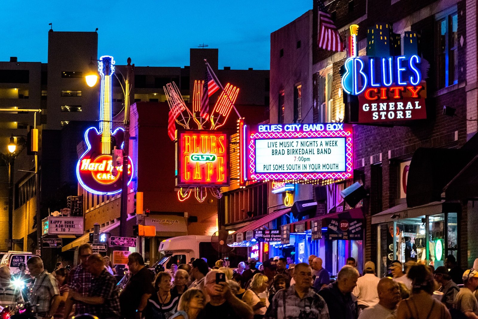 Scopri Beale Street a Memphis: il cuore pulsante del blues | Secret World Trip Planner