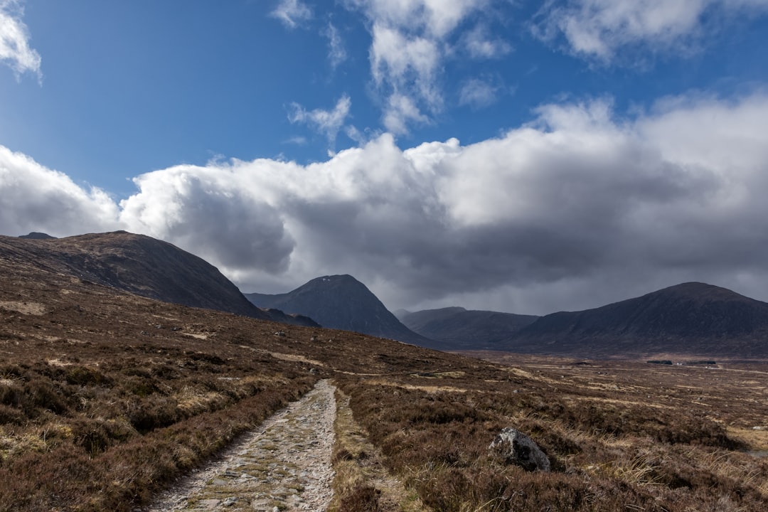 Descubra o Vale de Glencoe: uma joia da natureza escocesa | Secret World Trip Planner