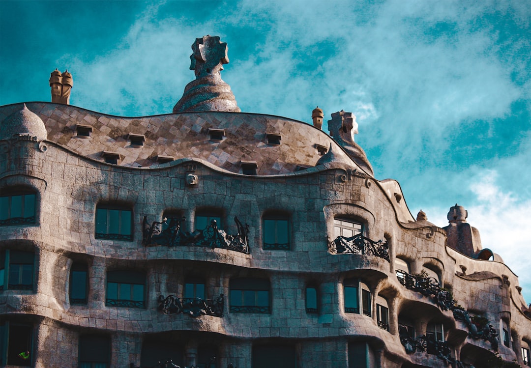 Descubre Casa Milà La Pedrera: Una Obra Maestra de Gaudí en Barcelona - Barcelona | Secret World Trip Planner