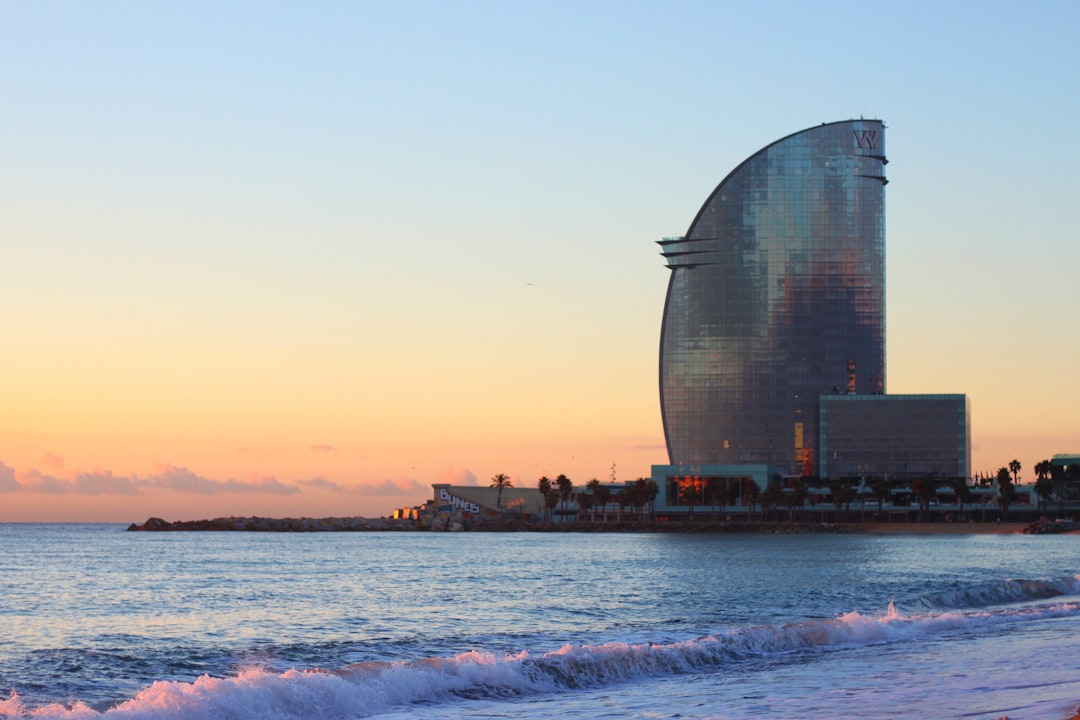 Scopri Barceloneta Beach: il gioiello di Barcellona - Barcelona | Secret World Trip Planner