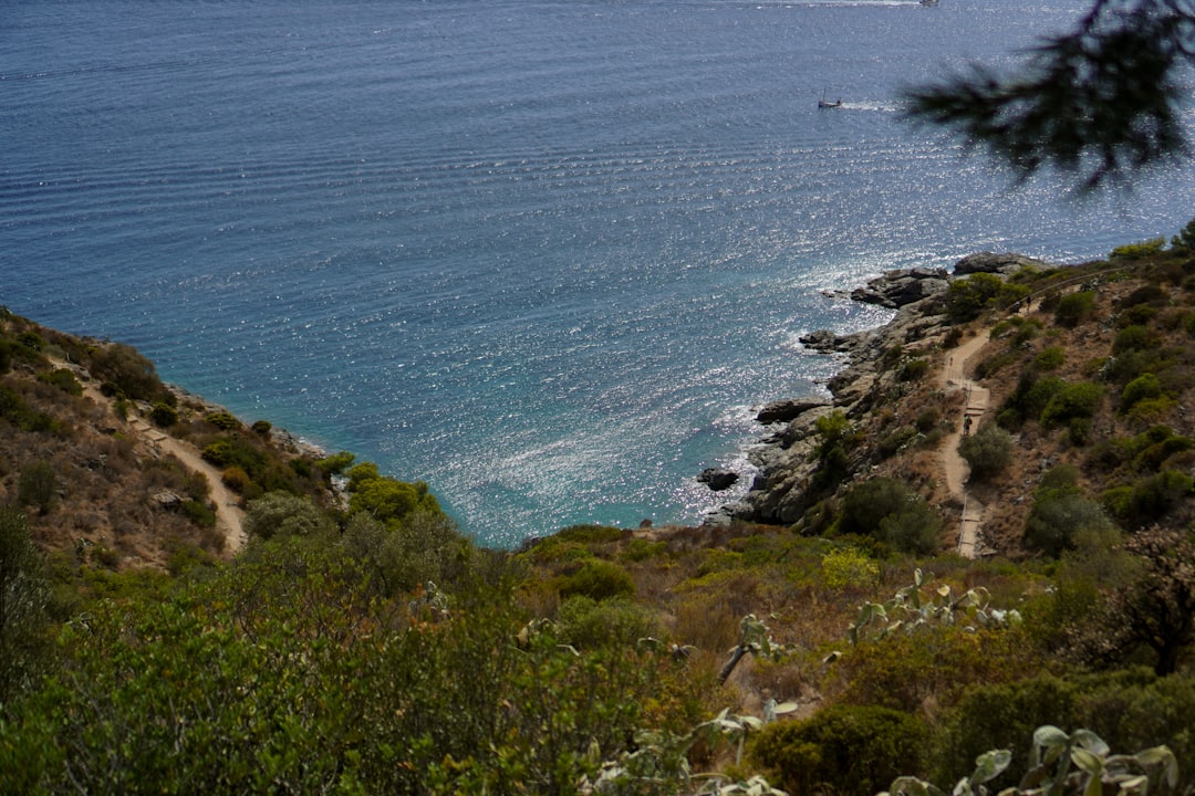 Cap de Creus: 카탈루냐의 자연 그대로의 아름다움 - Port Lligat | Secret World Trip Planner