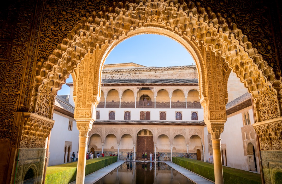 Descubra a Alhambra de Granada: uma joia da história andaluz | Secret World Trip Planner