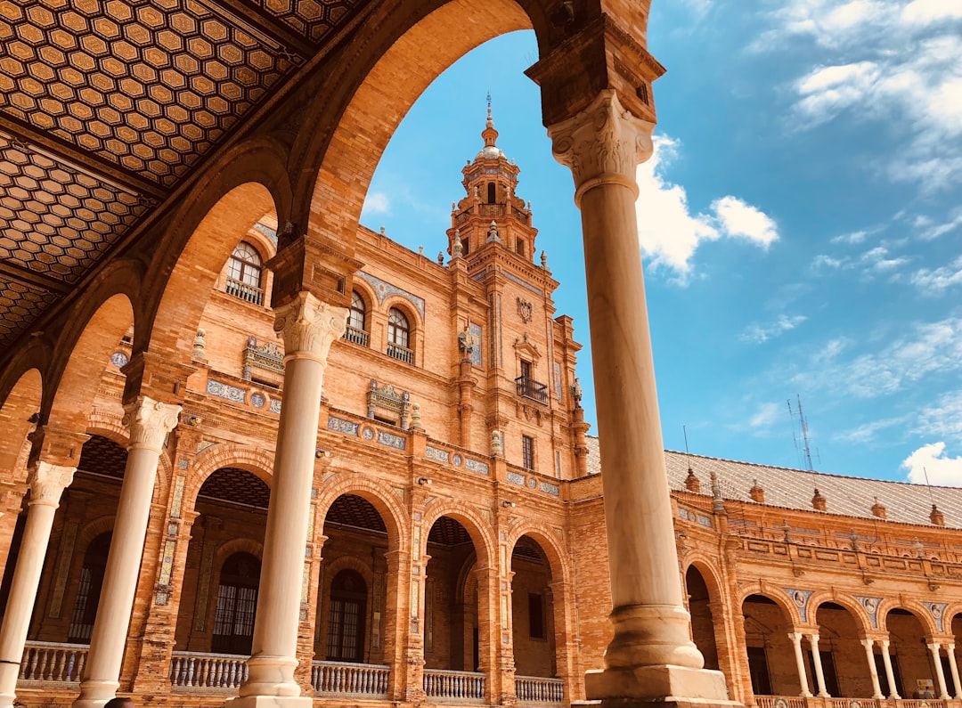 Découvrez la Plaza de España à Séville : un bijou d'Andalousie | Secret World Trip Planner