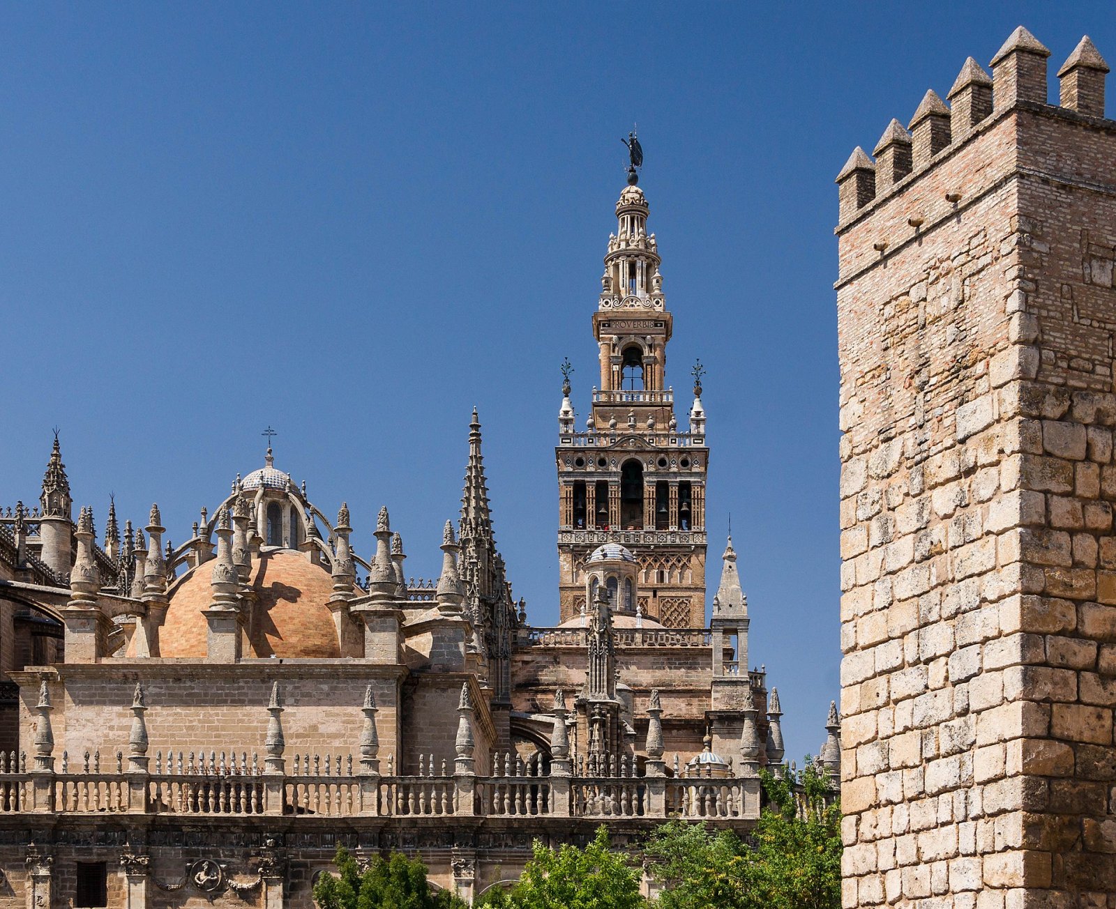 La Giralda de Séville : Un Symbole d'Histoire et de Culture | Secret World Trip Planner