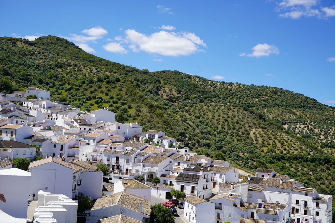 Esplorando i Villaggi Bianchi dell'Andalusia: Arcos de la Frontera - Kaous | Secret World Trip Planner