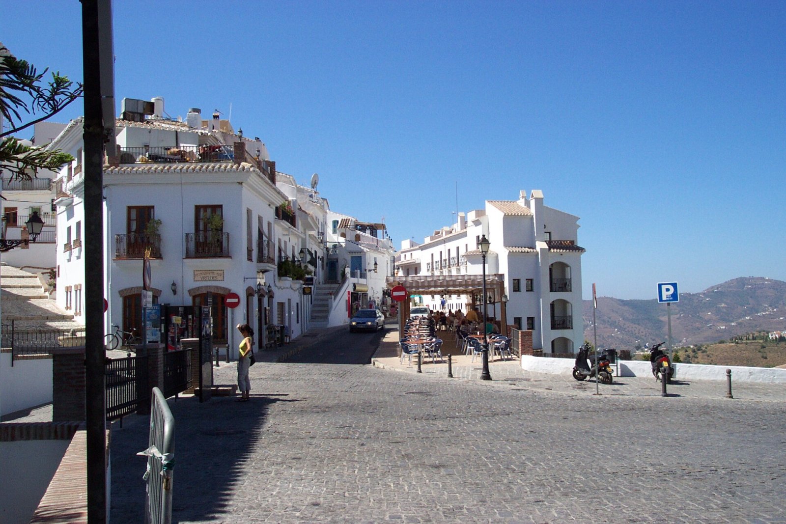 Frigiliana: Un gioiello bianco dell'Andalusia - Baghlia | Secret World Trip Planner