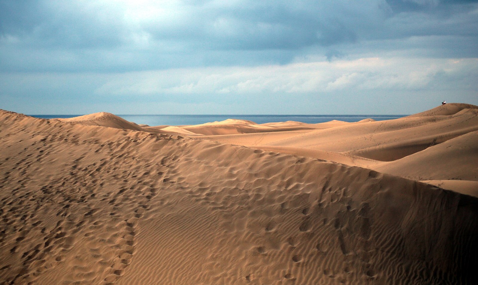 Maspalomas Dunes: A Natural Paradise in the Canary Islands | Secret World Trip Planner