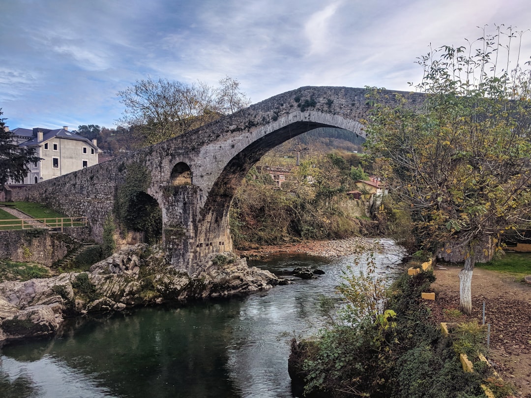Scopri il Santuario di Covadonga: un gioiello culturale in Spagna - Martigues | Secret World Trip Planner