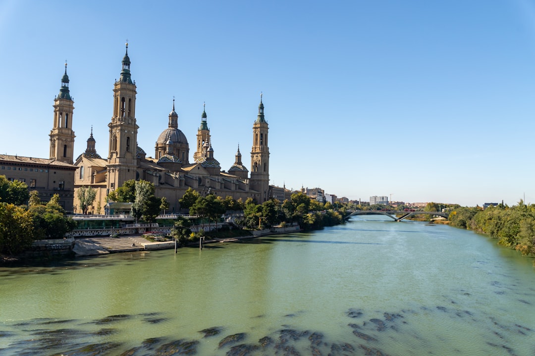 Entdecken Sie die Basilika von Zaragoza: Ein Juwel Aragonas - Ivars d'Urgell | Secret World Trip Planner
