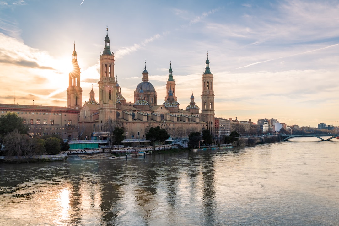 Découvrez la Basilique de Zaragoza : Un bijou de l'Aragon - Ivars d'Urgell | Secret World Trip Planner