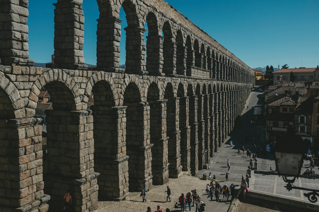 Scopri l'Aquedotto di Segovia: Storia e Meraviglie | Secret World Trip Planner