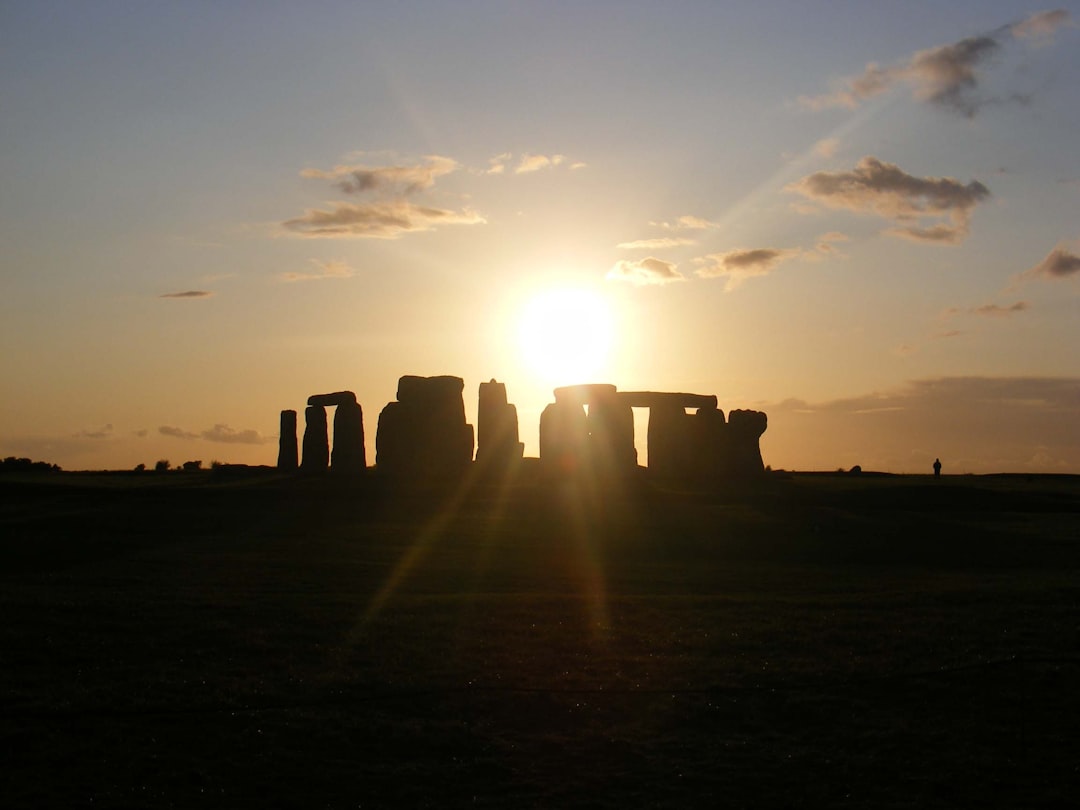 Discover Stonehenge: the Mysterious Prehistoric Monument in the UK | Secret World Trip Planner