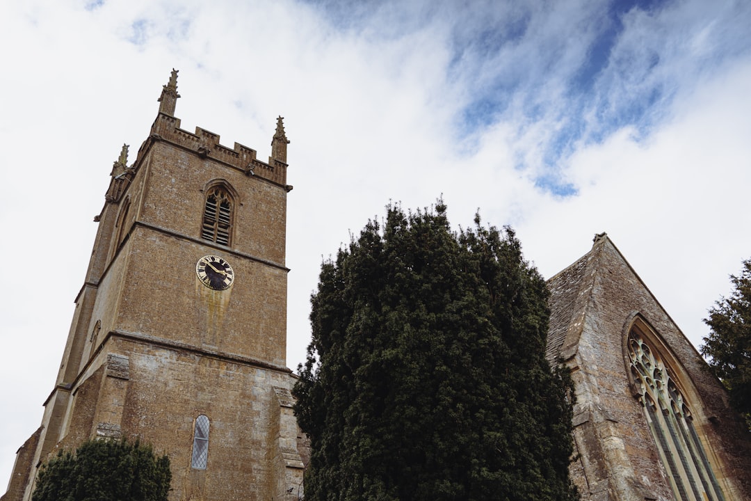 Scopri Stow-on-the-Wold: gioiello dei Cotswolds | Secret World Trip Planner