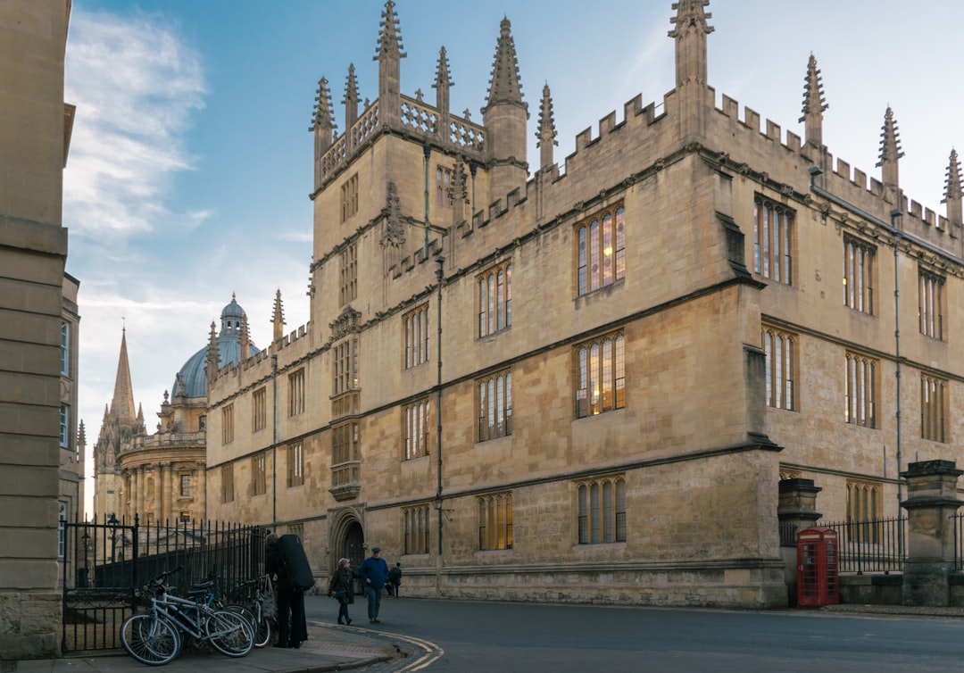 Découvrez la Bodleian Library d'Oxford : un trésor culturel - Q733+QQ Clacton-on-Sea | Secret World Trip Planner