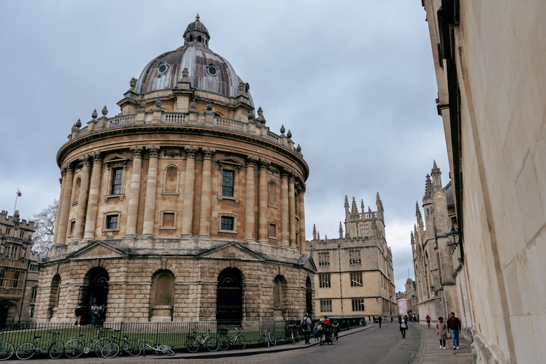 Descubra a Bodleian Library de Oxford: um tesouro cultural - Q733+QQ Clacton-on-Sea | Secret World Trip Planner
