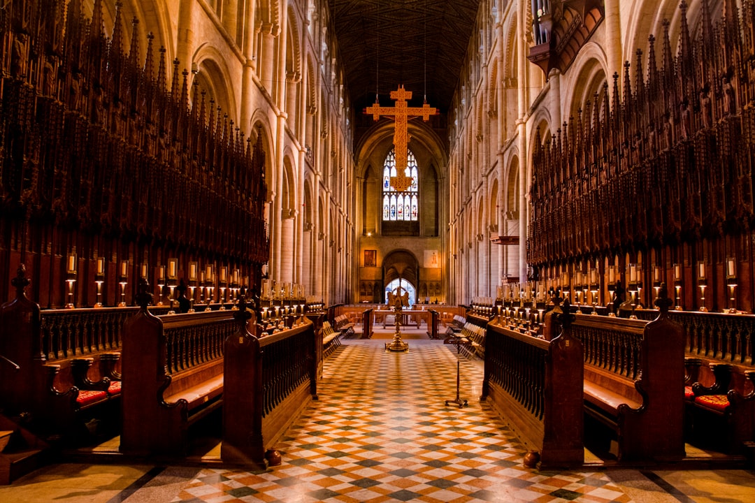 Descubre la majestuosa Catedral de Peterborough en Inglaterra - H6CQ+V6 Wisbech | Secret World Trip Planner