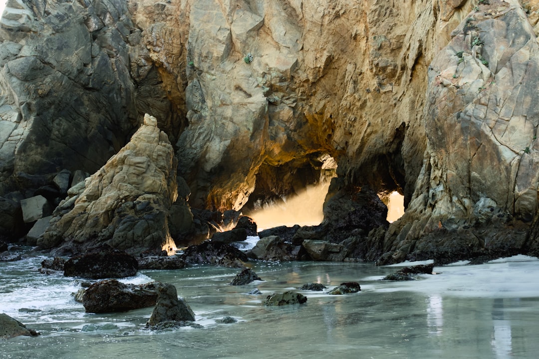 Pfeiffer Beach entdecken: Der Traumstrand in Big Sur - Big Sur | Secret World Trip Planner