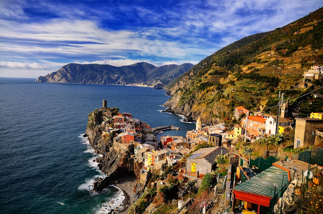 夢の小道：チンクエッテレ国立公園の魅力 - 19018 Vernazza SP | Secret World Trip Planner
