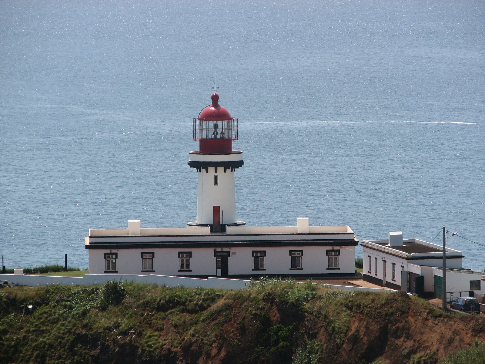 Descubre el Farol da Ponta do Topo: Un Faro para Visitar en Portugal - Topo | Secret World Trip Planner