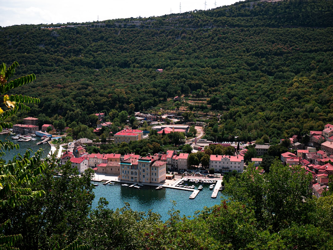 Découvrez Oštrc : un joyau caché en Croatie - Braslovje | Secret World Trip Planner