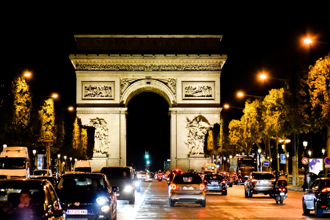 Planificador de Viajes AI 2026: Revolución en París - Parigi | Secret World Trip Planner