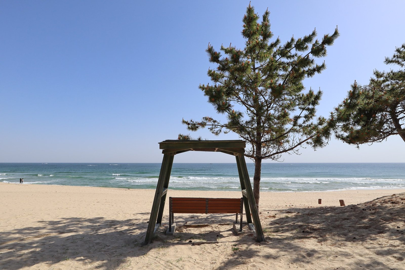 Discover Jumunjin Beach: A Hidden Paradise in South Korea - 강릉시 | Secret World Trip Planner