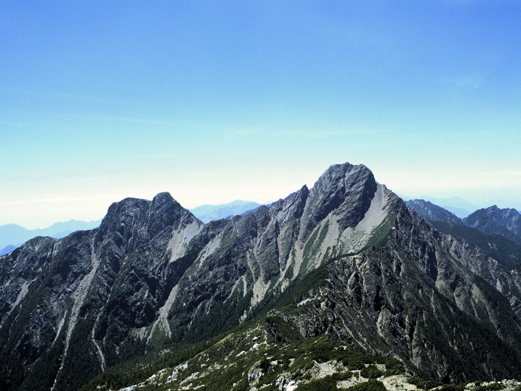 Entdecken Sie den Yushan East Peak: Ein Juwel der taiwanesischen Natur - Taoyuan District | Secret World Trip Planner