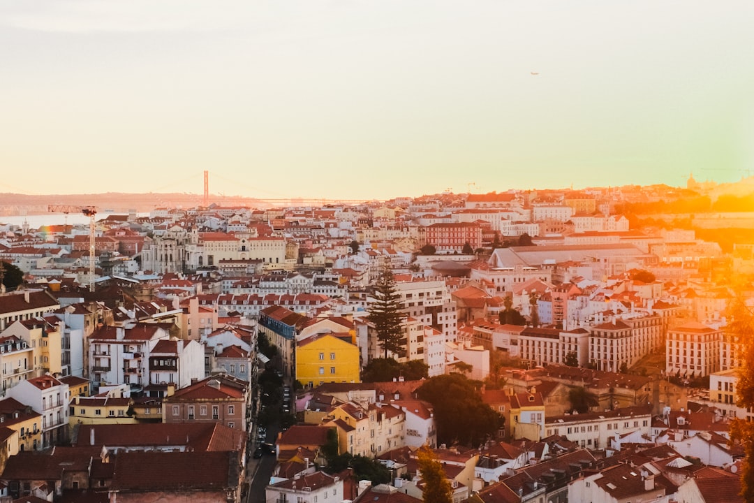 Découvrez le Charme du Quartier Alfama de Lisbonne | Secret World Trip Planner