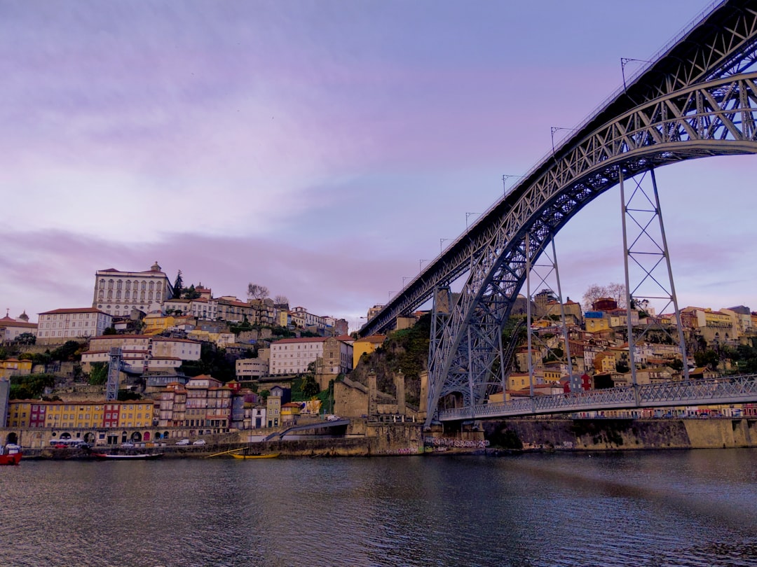 Discover the Dom Luís Bridge: Symbol of Porto and Its History