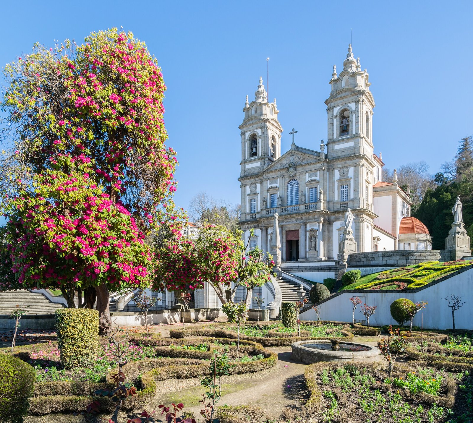 Entdecken Sie das Sanctuary of Bom Jesus in Braga: ein kultureller Schatz | Secret World Trip Planner