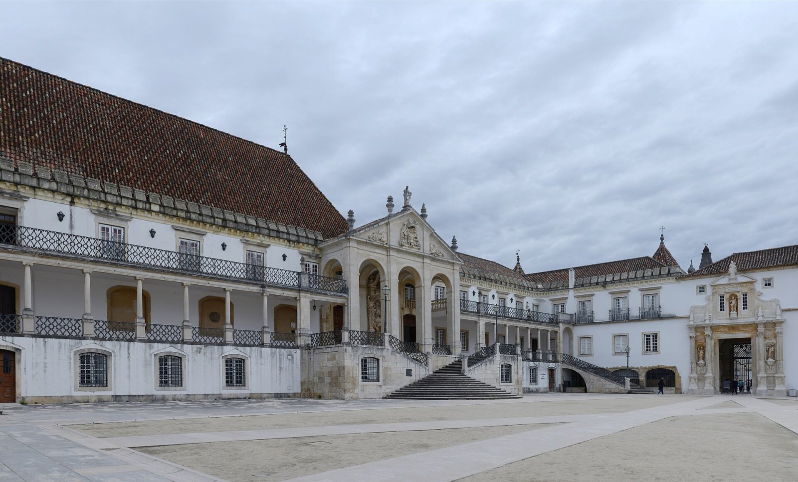 Découvrez l'Université de Coimbra : Un Trésor Culturel du Portugal - Tresnuraghes | Secret World Trip Planner
