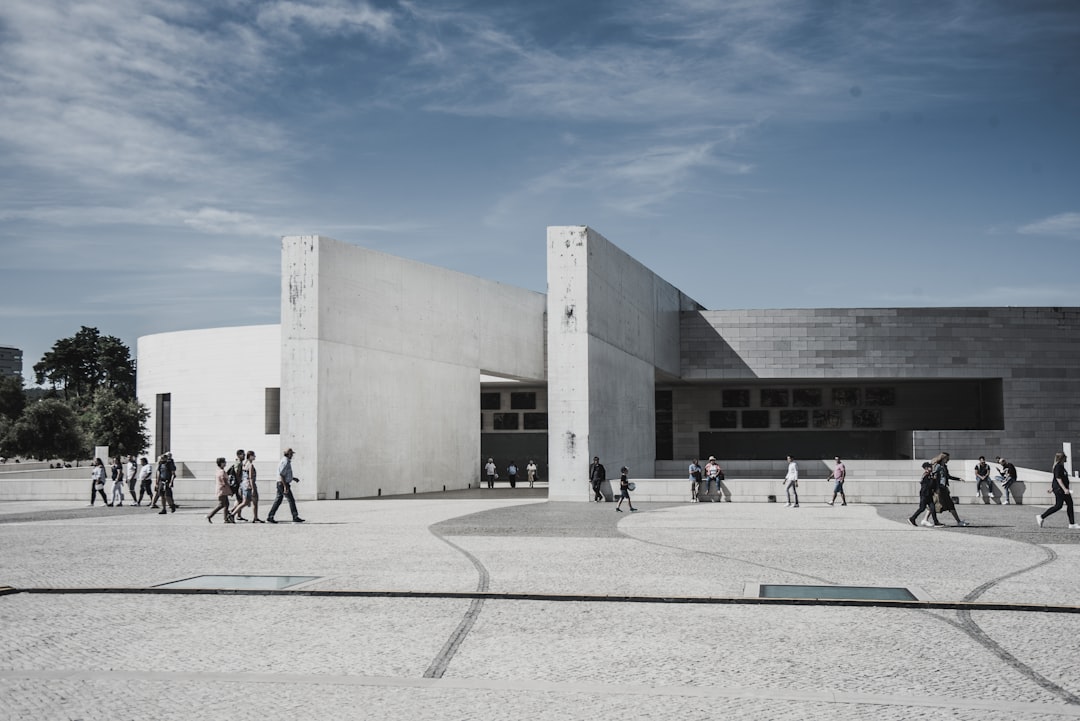 Descubre el Santuario de Fátima: un viaje a la espiritualidad - San Nicolò d'Arcidano | Secret World Trip Planner