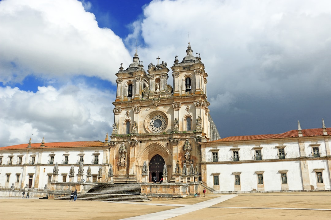 Descubre la Abadía de Alcobaça: un tesoro histórico de Portugal - Segariu | Secret World Trip Planner
