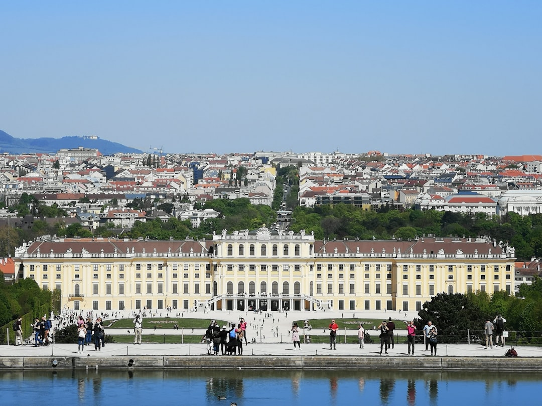 Descubre el Palacio de Schönbrunn: historia y belleza en Viena - Wien | Secret World Trip Planner