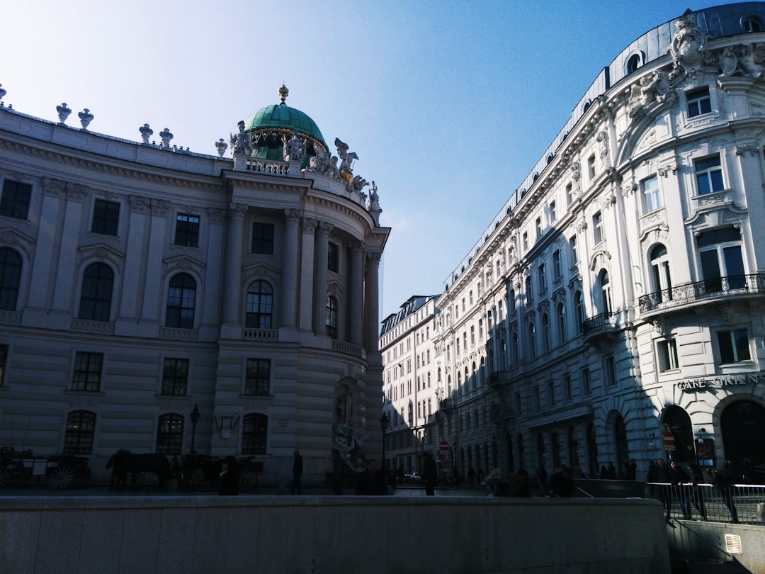Descubra a majestade do Palácio Hofburg em Viena - Wien | Secret World Trip Planner