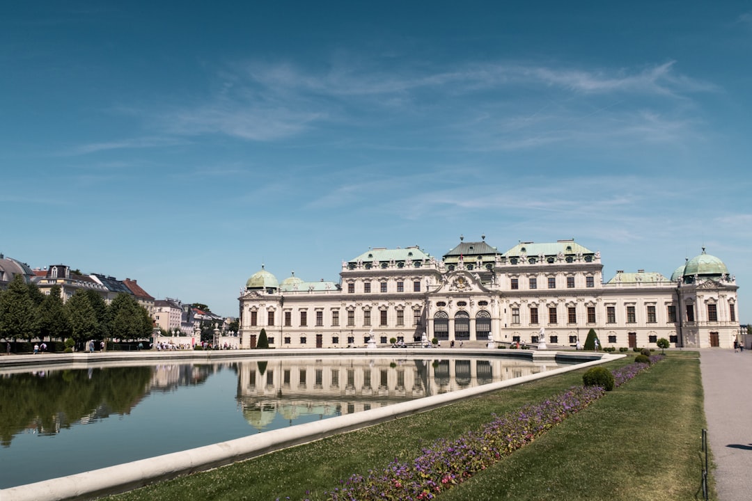 ウィーンのベルヴェデーレを発見する：オーストリアの文化的宝物 - Wien | Secret World Trip Planner