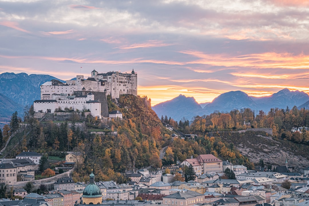 探索萨尔茨堡老城的魅力：历史与美丽 - Salzburg | Secret World Trip Planner