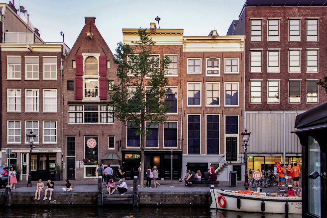 Посещение дома Анны Франк: путешествие по истории Амстердама - Amsterdam | Secret World Trip Planner