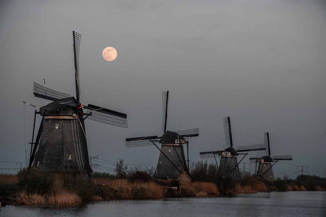 킨더다이크 풍차 발견하기: 유네스코 세계유산 - Kinderdijk | Secret World Trip Planner