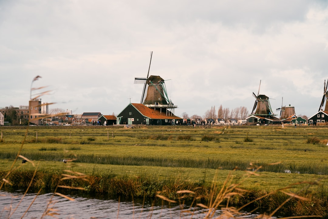 探索赞赞斯·汉斯：荷兰文化的瑰宝 - Zaandam | Secret World Trip Planner