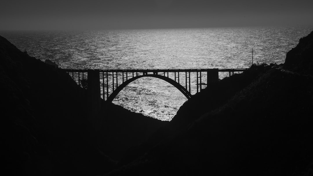 Pont de Bixby Creek : Icône du Big Sur et de ses Phare - Bixby Creek Bridge | Secret World Trip Planner