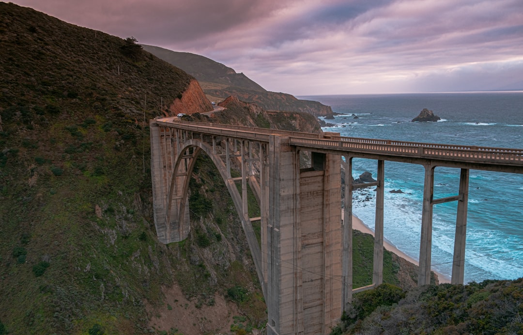 Мост Биксби: Икона Большого Сура и его Маяков - Bixby Creek Bridge | Secret World Trip Planner