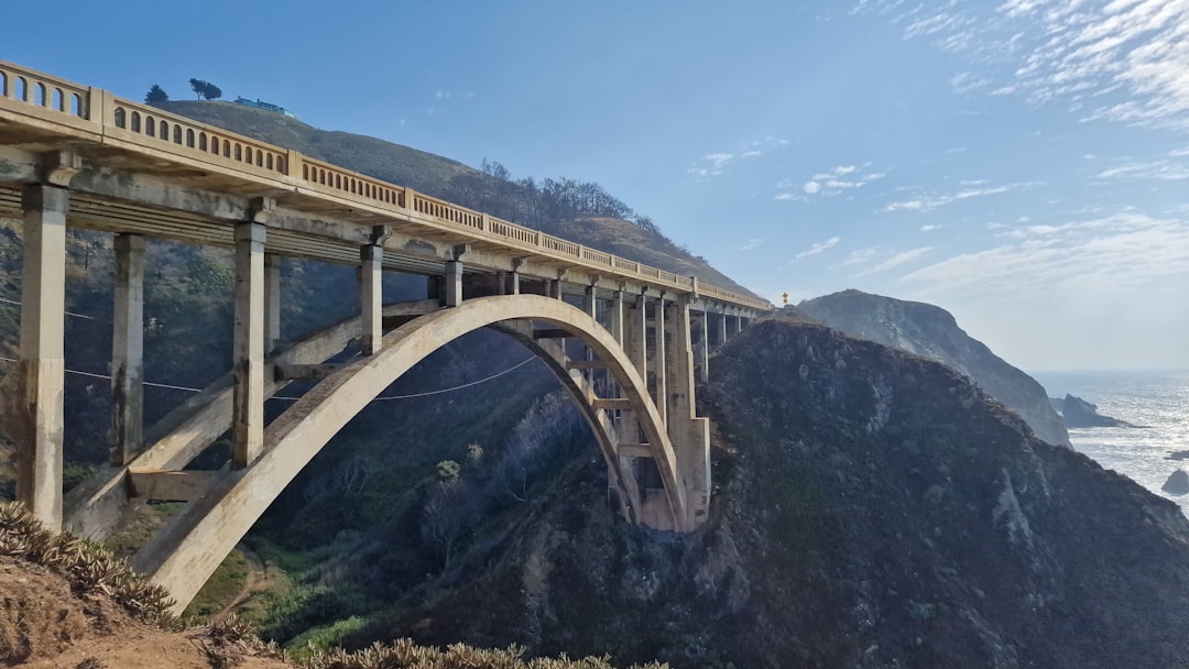 Мост Биксби: Икона Большого Сура и его Маяков - Bixby Creek Bridge | Secret World Trip Planner