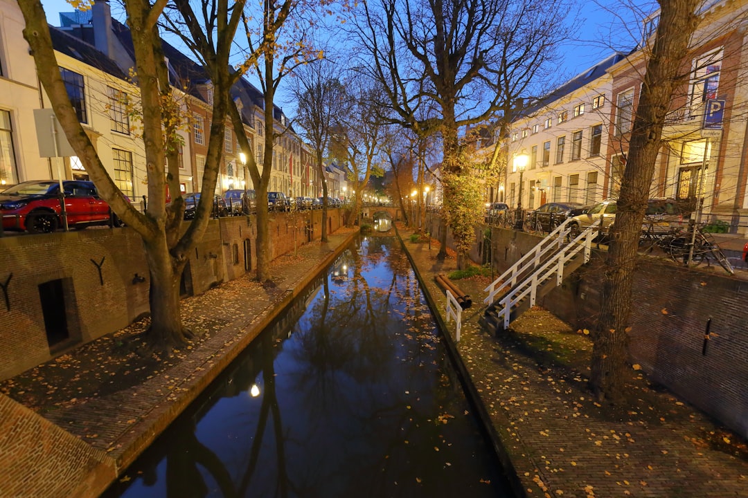 Descubra os Canais de Utrecht: Uma Viagem pela Cultura Holandesa - Utrecht | Secret World Trip Planner