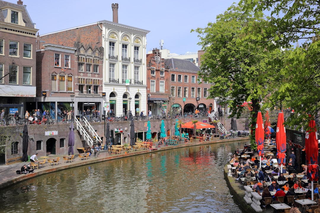 Descubra os Canais de Utrecht: Uma Viagem pela Cultura Holandesa - Utrecht | Secret World Trip Planner