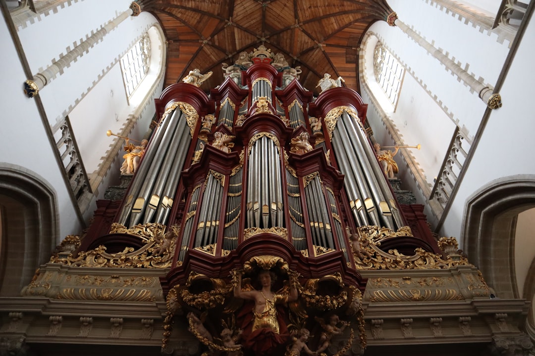 Descubra a Grande Igreja de Haarlem: um tesouro cultural na Holanda - Haarlem | Secret World Trip Planner