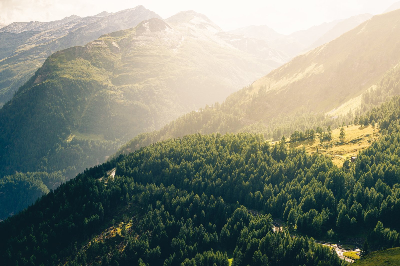 Descubra a Grossglockner High Alpine Road: uma viagem inesquecível - Winkl | Secret World Trip Planner